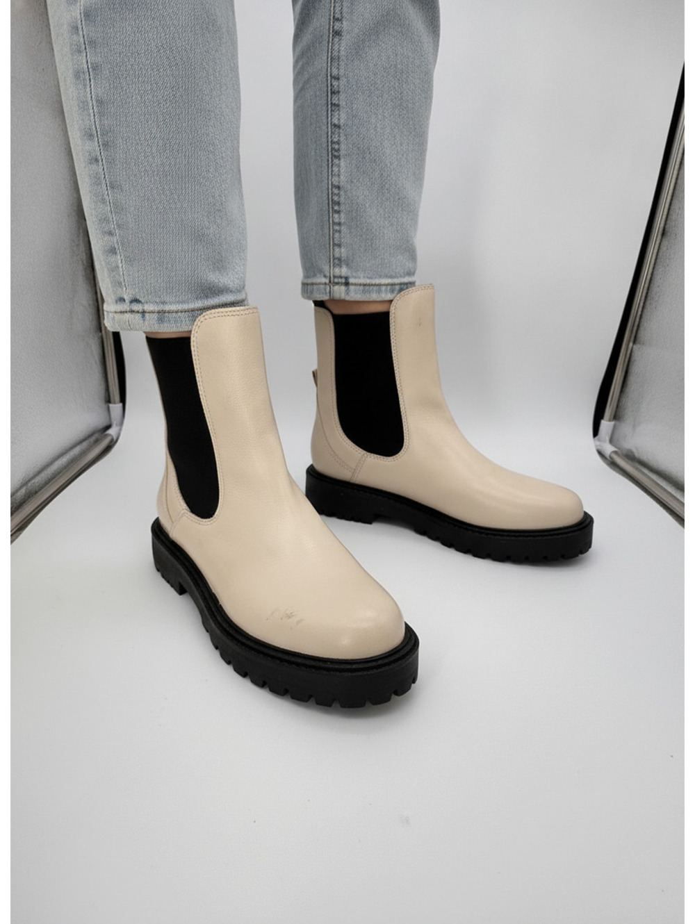Aquazzura Bone Leather Chelsea Boots Size 8.5B